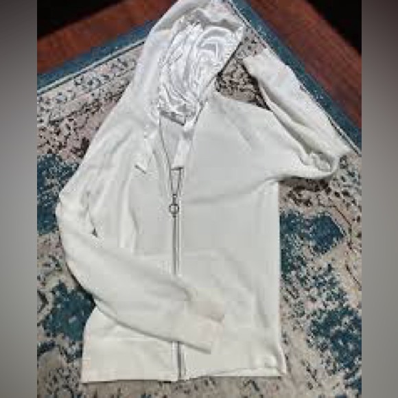 Victoria’s Secret Bridal hoodie - Picture 11 of 11